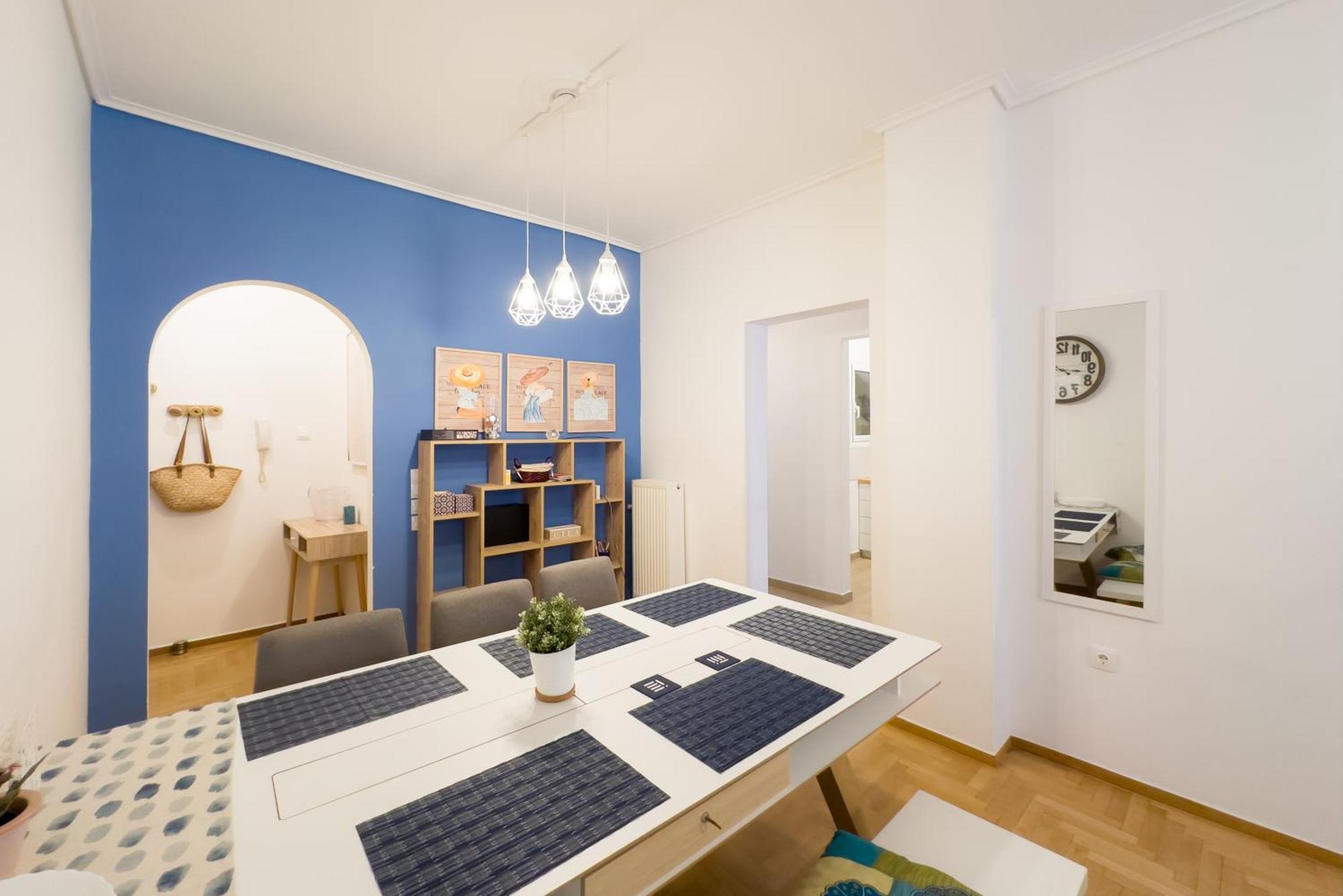 Urban Comfort Near Downtown Apartment