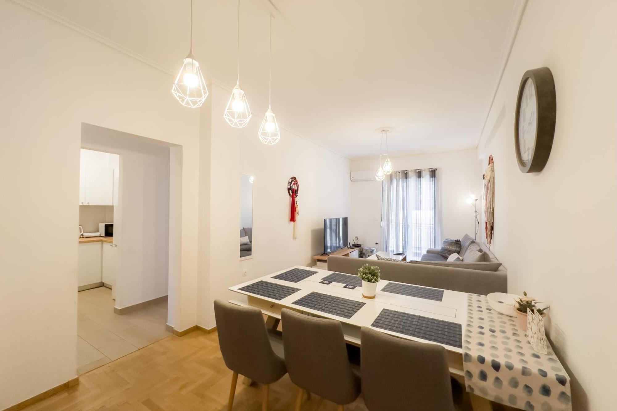 Urban Comfort Near Downtown Apartment Athens